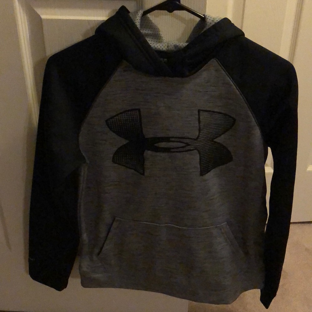 Under Armour hooded pullover sweatshirt